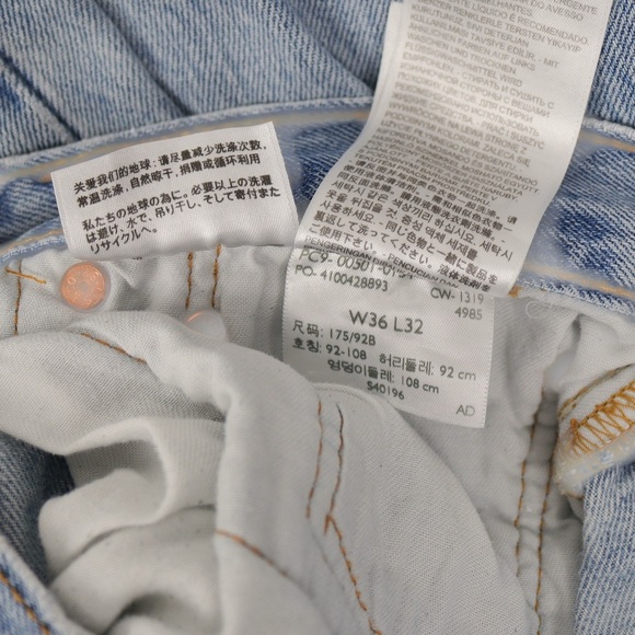 Levi’s Men’s 501 Jeans Size 36x31 Light‎ Wash Regular Fit Straight Leg - Picture 4 of 6